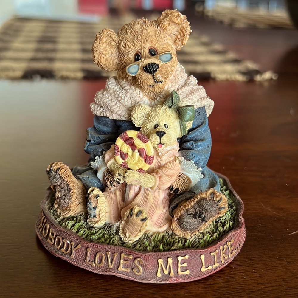 Boyd’s Bears figurine